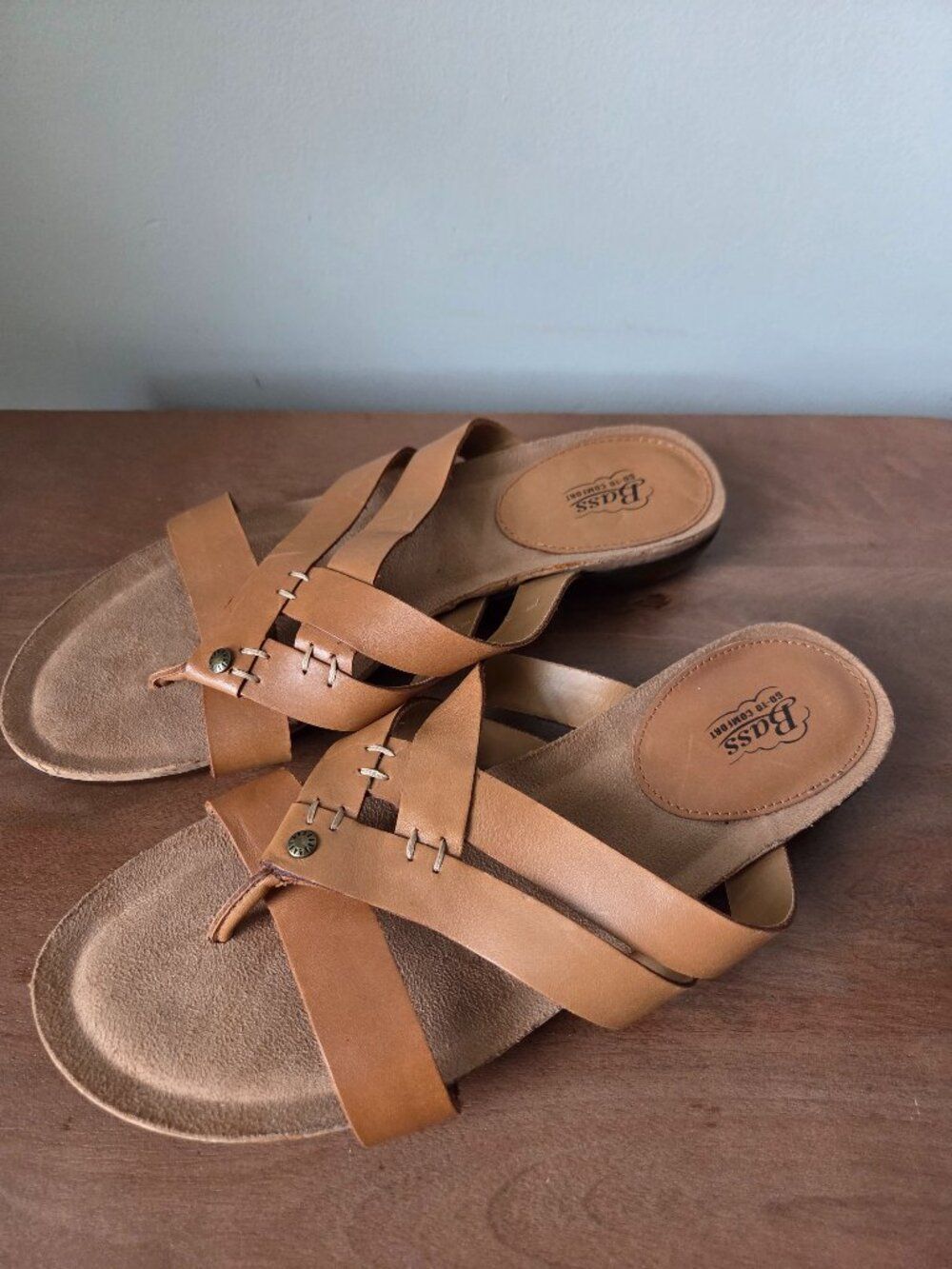 NEW NEVER WORN BASS DENA GENUINE LEATHER SANDALS SIZE 9 WOMENS